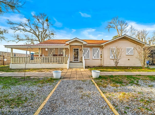 407 E Second Street, Pass Christian, MS 39571