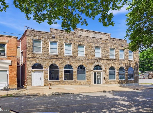 806 BEAVER ST, BRISTOL, PA 19007