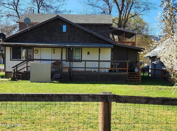 180 N Third St, Priest River, ID 83856