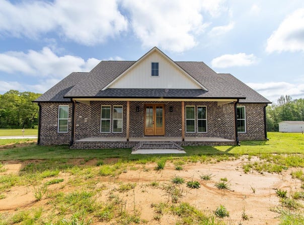 300 CHARLESTON, Adamsville, TN 38310