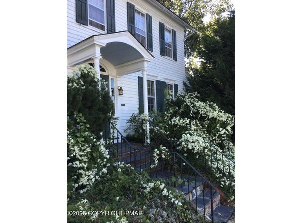 312 N Robinson Avenue, Pen Argyl, PA 18072