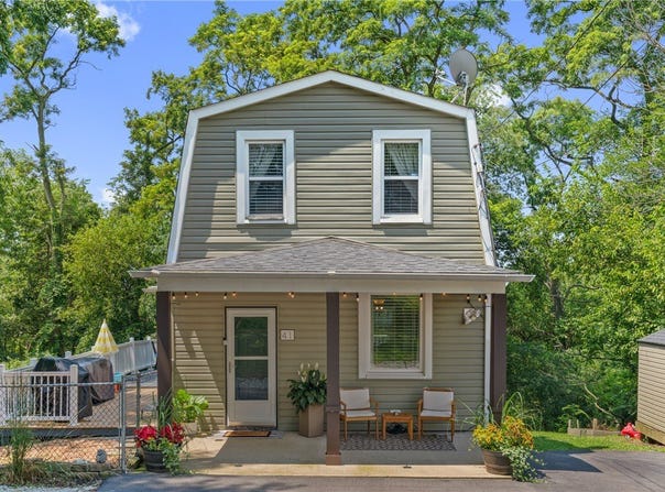 41 Herbst Rd, Kennedy Twp, PA 15108