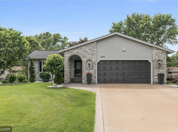 356 James Court, Mahtomedi, MN 55115