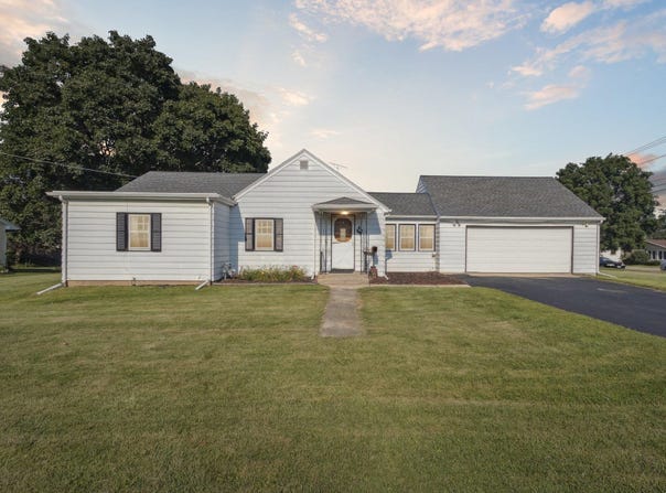 503 Douglas, BELVIDERE, IL 61008