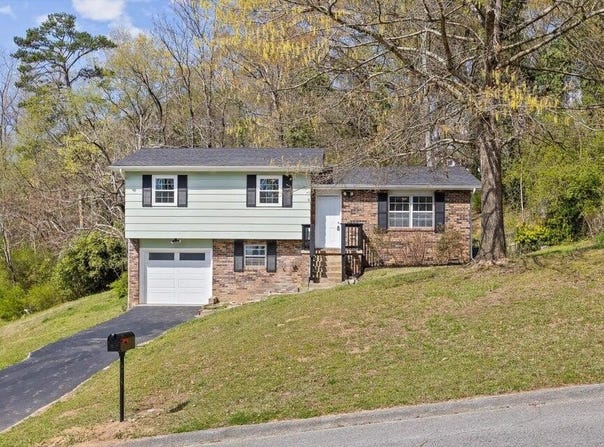 2320 Northbrier Lane, Chattanooga, TN 37406