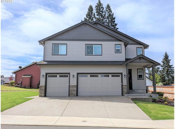 690 E 1ST Ave, Estacada, OR 97023
