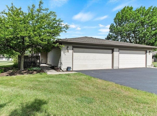 2744 Brittany Oaks Boulevard, Hilliard, OH 43026