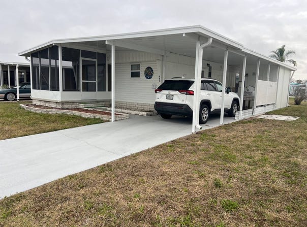 13225 101st St., Largo, FL 33773