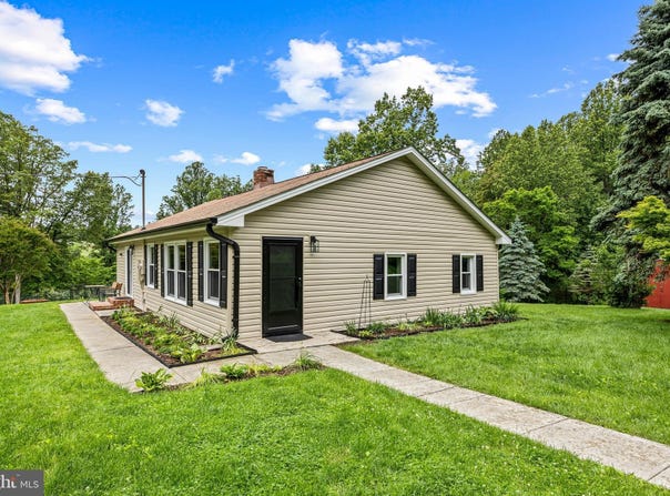 5861 VINE LANE, LINDEN, VA 22642