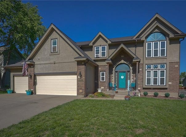 1437 Coventry Lane, Liberty, MO 64068