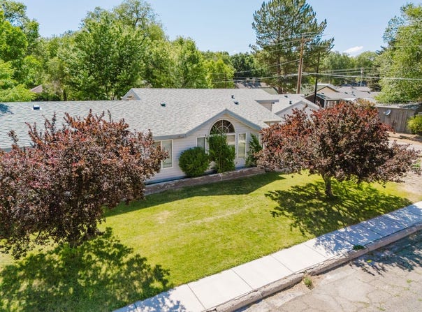 222 8th Street, Carlin, NV 89822
