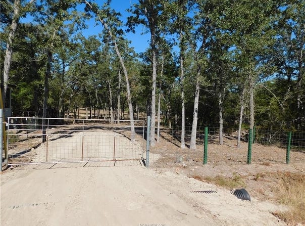 205 Black Oak Drive, Somerville, TX 77879