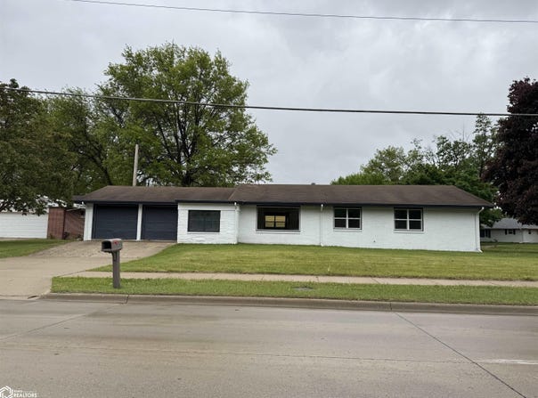 1725 4th Street SW, Mason City, IA 50401