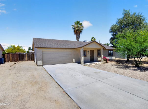 690 E OSAGE Avenue, Apache Junction, AZ 85119