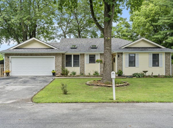 1109 Amy Lane, Ozark, MO 65721