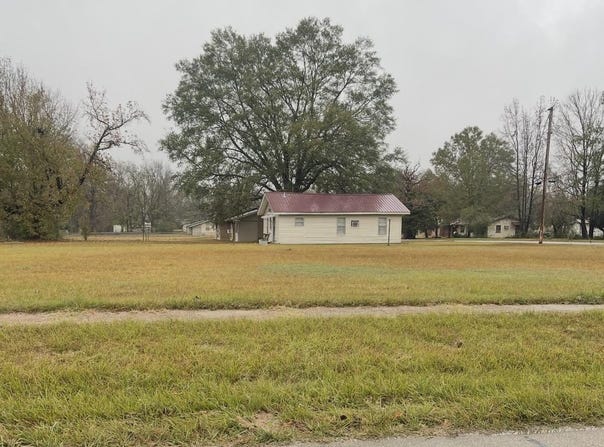 802 W 6th, Crossett, AR 71635