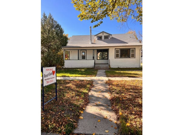 1232 Cheyenne Ave, Alliance, NE 69301