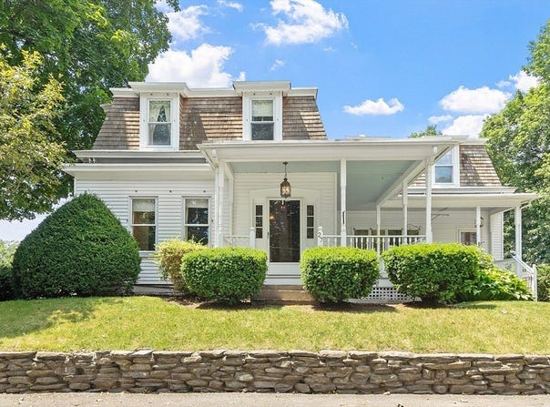 27 Prospect St, Pepperell, MA 01463