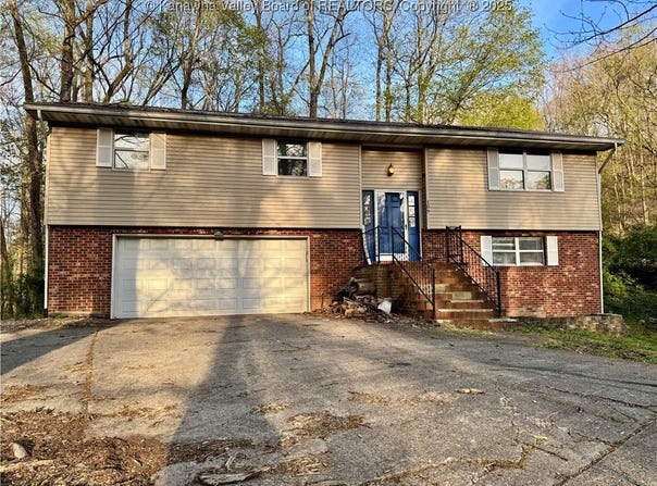 109 Cedar Lane, St Albans, WV 25177