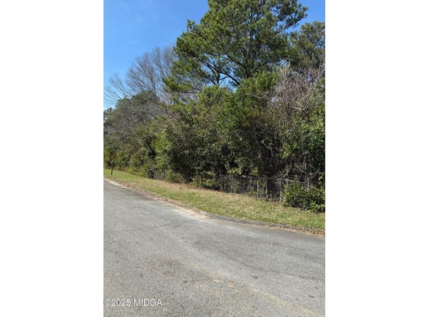 725 B East Side Drive, Warner Robins, GA 31088