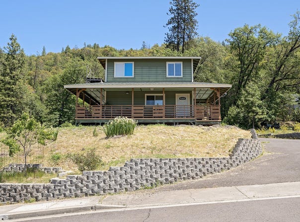 105 Linda Lane, Shady Cove, OR 97539
