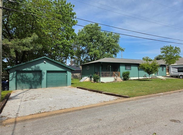 224 N Adams Street, Harrison, AR 72601