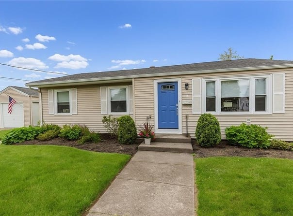 40 Lufkin Court, Warwick, RI 02888