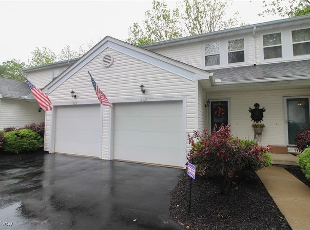 4321 Devonshire Drive, Youngstown, OH 44512
