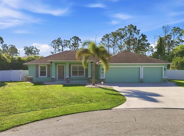 150 GREEN PINE Park, ROTONDA WEST, FL 33947