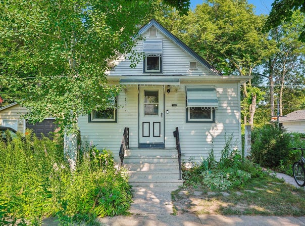 3448 S Illinois Ave, Milwaukee, WI 53207