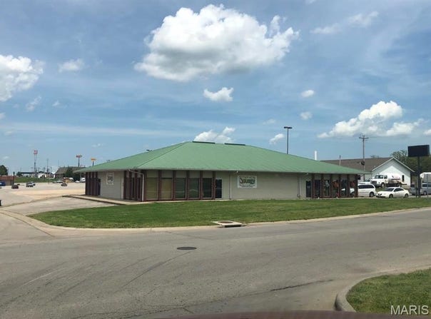 123 EVERGREEN Parkway, Lebanon, MO 65536