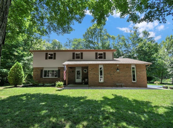 13892 Woodsedge Court, Pickerington, OH 43147
