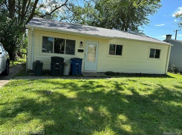 2075 Alanson E, Westland, MI 48186