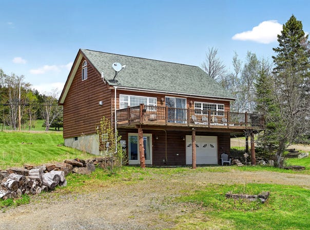5 Lyons Lane, Rangeley, ME 04970