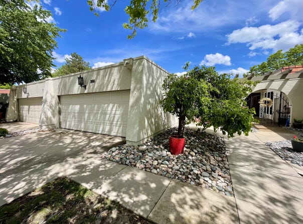 49 E Via Roma, Wichita, KS 67230