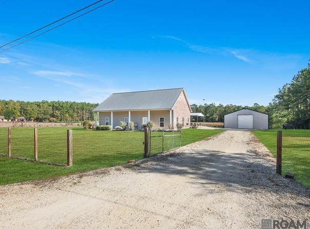 23748 Hutchinson Rd, Springfield, LA 70462