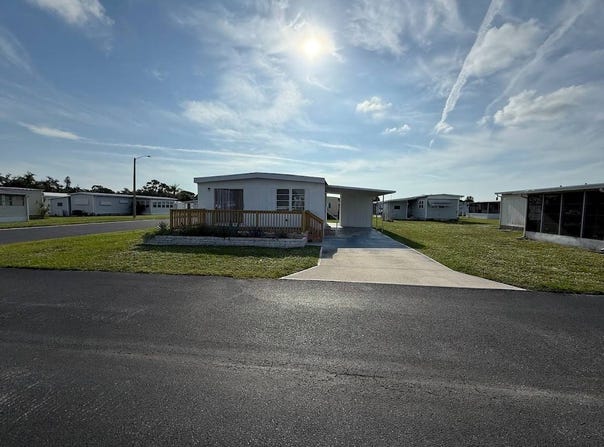 603 63rd Ave W, Bradenton, FL 34207
