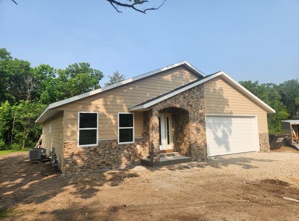 8106 Monroe St, Burlington, WI 53105