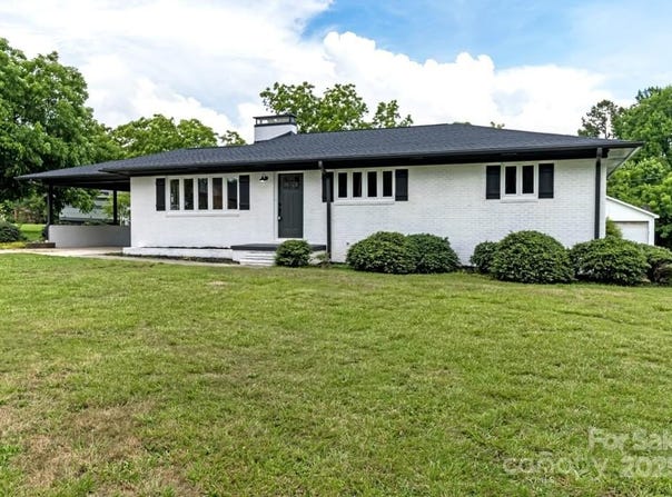 7724 E Holly Grove Road, Thomasville, NC 27360