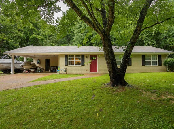 661 Rivermont Rd, Florence, AL 35634