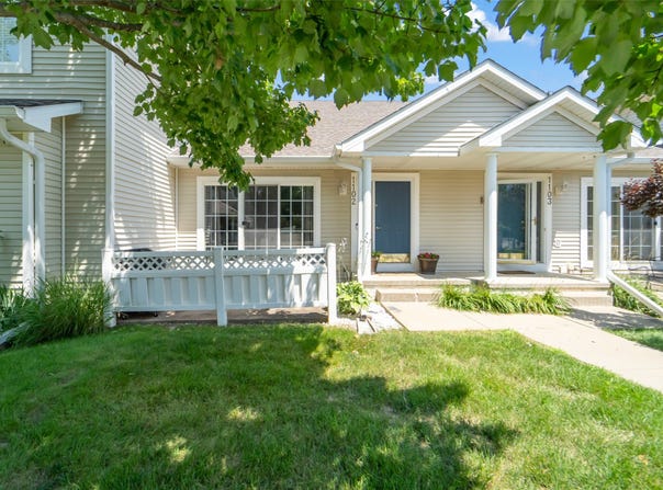 4425 Mills Civic Parkway unit: 1102, West Des Moines, IA 50265