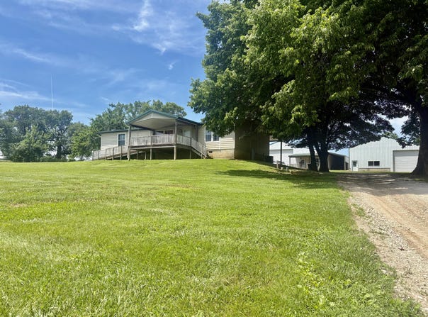 11 S Dade 203, Everton, MO 65646