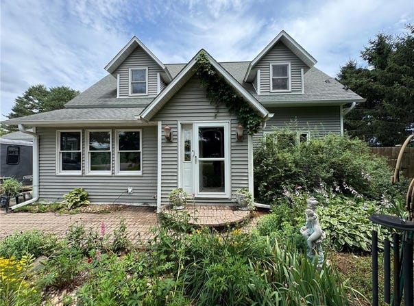 N3706 690th Street, Hartland Twp, WI 54011
