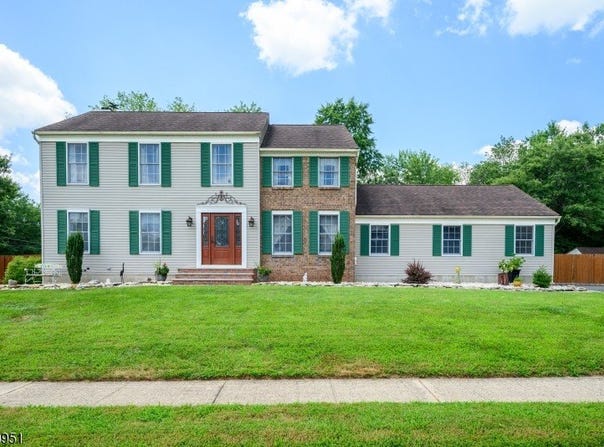 1 Elmendorf Cir, Hillsborough Twp., NJ 08844-4134