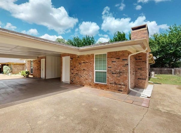 2707-2709 Petersburg Drive, Arlington, TX 76014