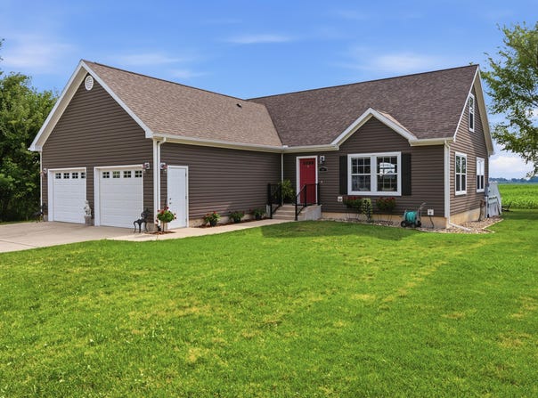 403 Tulip Drive, Three Oaks, MI 49128