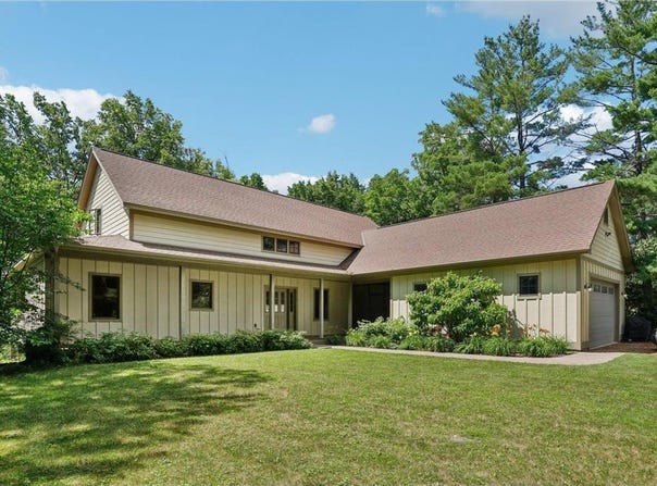 31338 Oasis Road, Center City, MN 55012