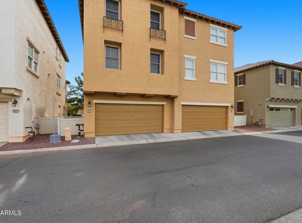 3671 E LESLIE Drive, Gilbert, AZ 85296