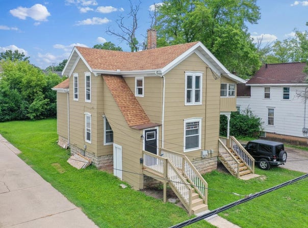 1140 HIGH Avenue, OSHKOSH, WI 54901-3528