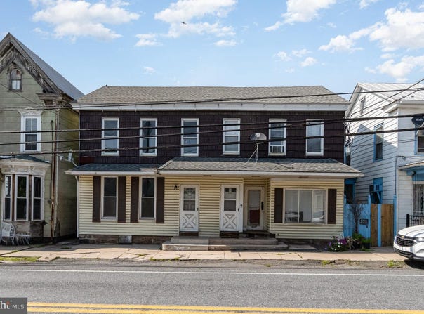 1034 W MAIN STREET, VALLEY VIEW, PA 17983